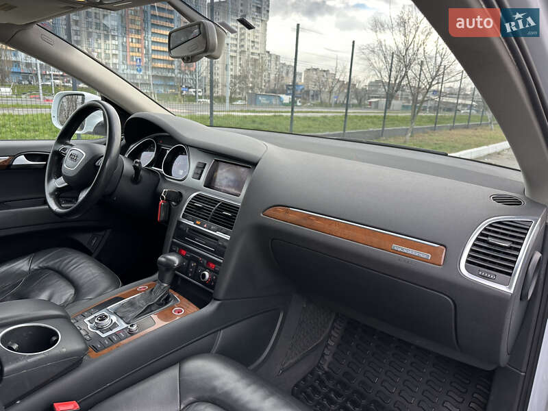 Внедорожник / Кроссовер Audi Q7 2014 в Киеве
