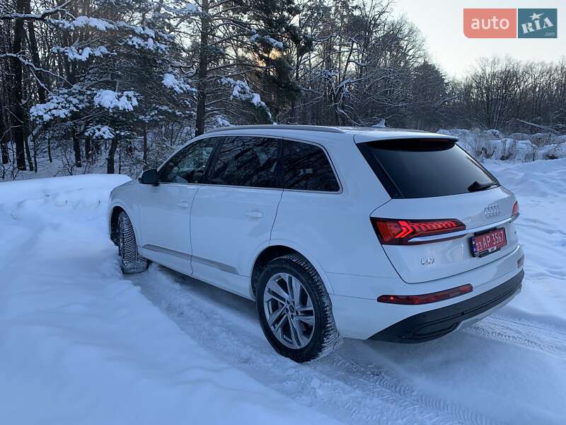 Позашляховик / Кросовер Audi Q7 2023 в Рівному