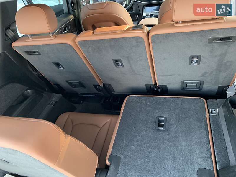 Позашляховик / Кросовер Audi Q7 2023 в Рівному