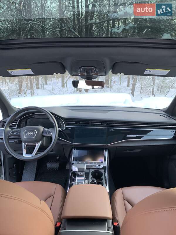 Позашляховик / Кросовер Audi Q7 2023 в Рівному