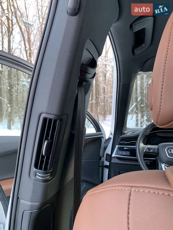 Позашляховик / Кросовер Audi Q7 2023 в Рівному