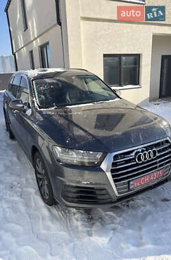 Позашляховик / Кросовер Audi Q7 2019 в Києві