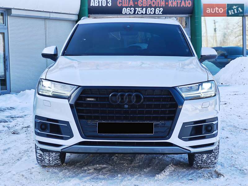 Позашляховик / Кросовер Audi Q7 2018 в Дніпрі