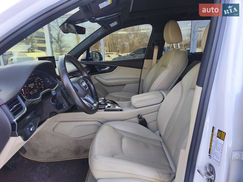 Позашляховик / Кросовер Audi Q7 2018 в Дніпрі