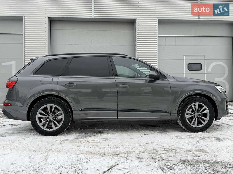 Позашляховик / Кросовер Audi Q7 2025 в Києві