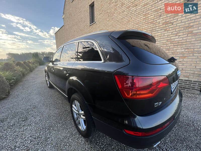 Внедорожник / Кроссовер Audi Q7 2006 в Черновцах