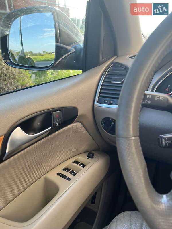 Внедорожник / Кроссовер Audi Q7 2006 в Черновцах