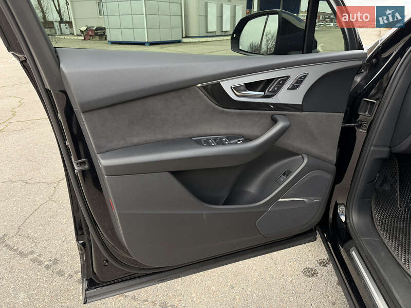 Внедорожник / Кроссовер Audi Q7 2016 в Запорожье