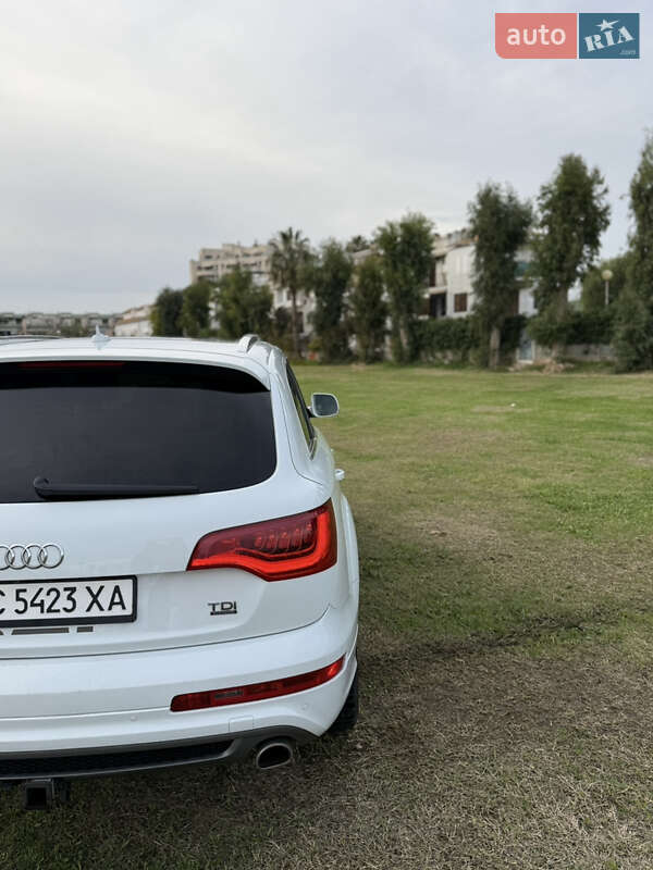 Позашляховик / Кросовер Audi Q7 2014 в Самборі