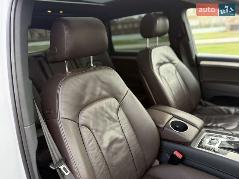 Позашляховик / Кросовер Audi Q7 2014 в Самборі