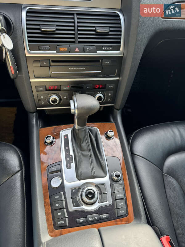 Позашляховик / Кросовер Audi Q7 2015 в Хусті