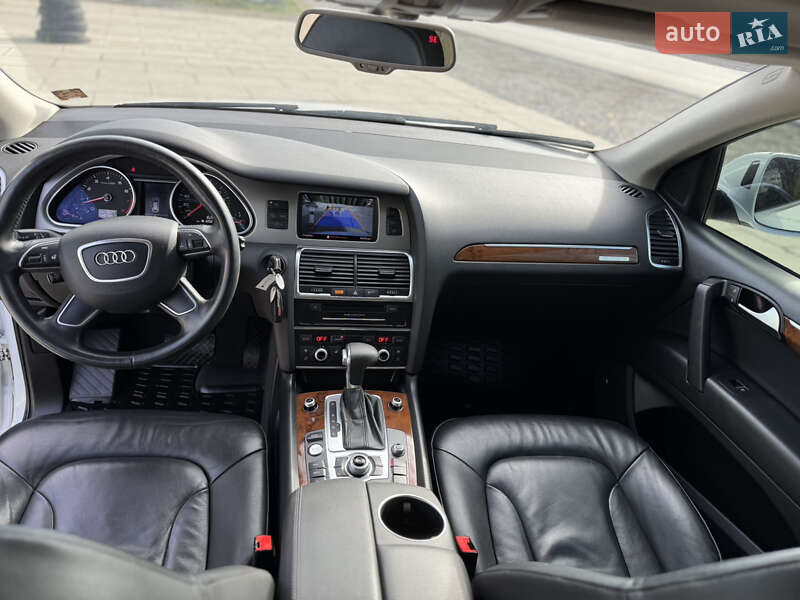 Позашляховик / Кросовер Audi Q7 2015 в Хусті