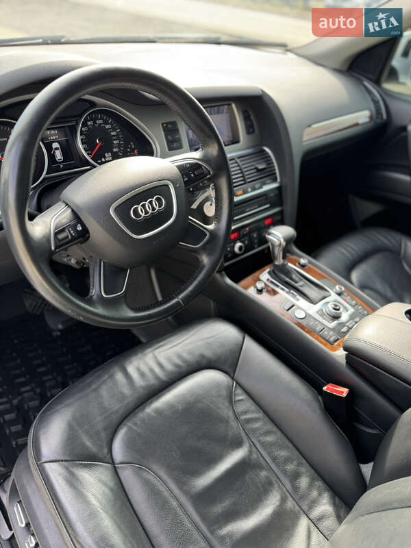 Позашляховик / Кросовер Audi Q7 2015 в Хусті