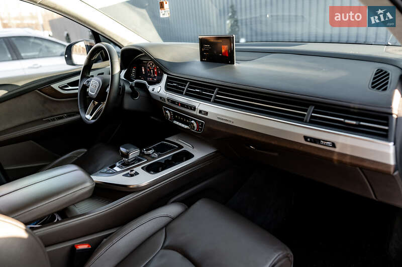 Внедорожник / Кроссовер Audi Q7 2016 в Житомире
