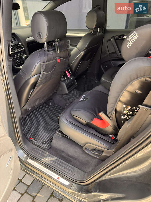 Внедорожник / Кроссовер Audi Q7 2013 в Черновцах