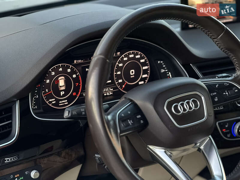 Внедорожник / Кроссовер Audi Q7 2016 в Киеве