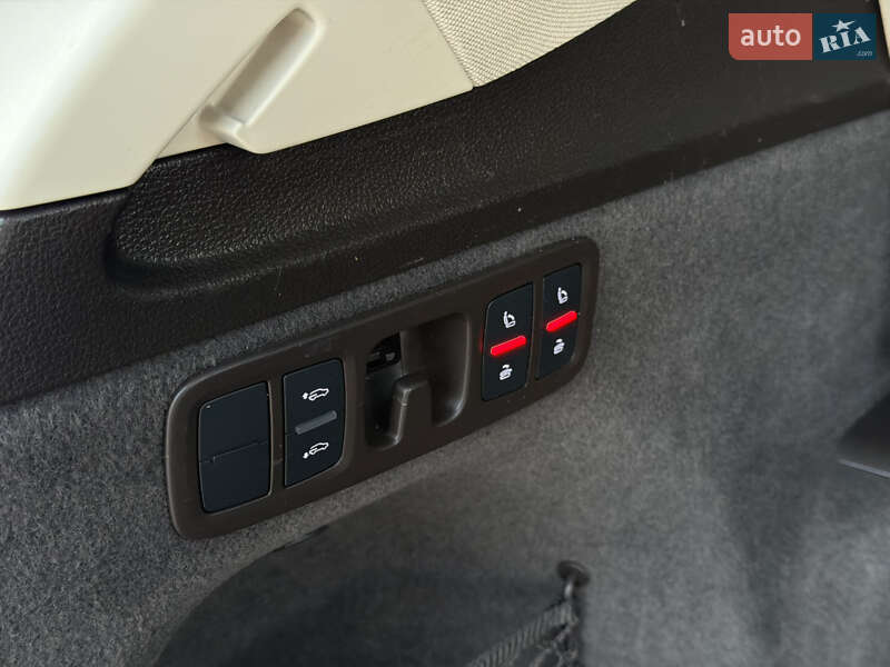 Внедорожник / Кроссовер Audi Q7 2016 в Киеве