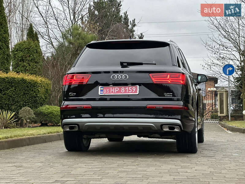 Внедорожник / Кроссовер Audi Q7 2017 в Сарнах