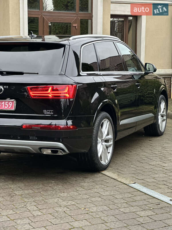 Внедорожник / Кроссовер Audi Q7 2017 в Сарнах