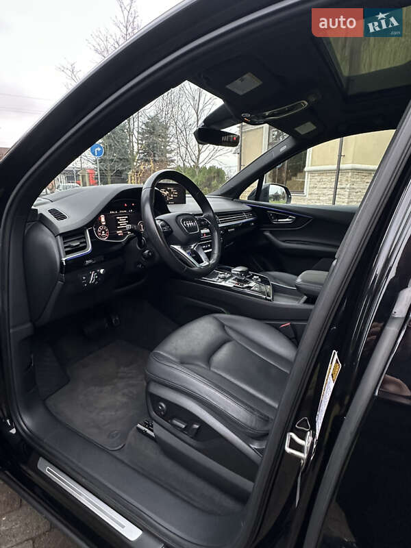 Внедорожник / Кроссовер Audi Q7 2017 в Сарнах