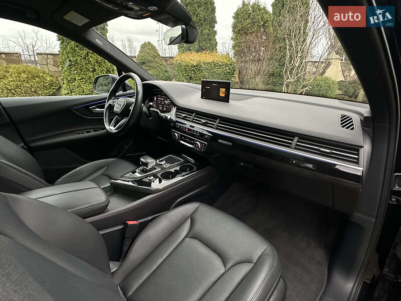 Внедорожник / Кроссовер Audi Q7 2017 в Сарнах