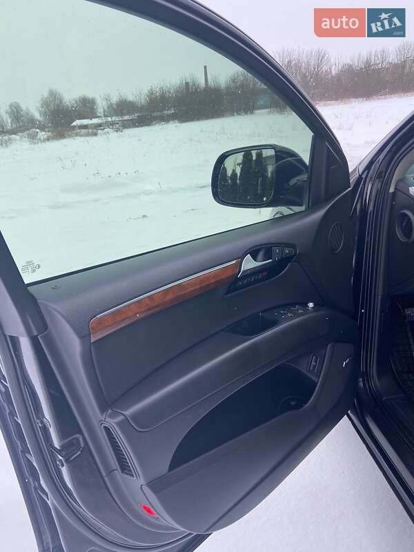 Внедорожник / Кроссовер Audi Q7 2014 в Ровно