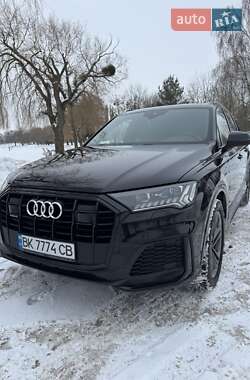 Внедорожник / Кроссовер Audi Q7 2020 в Ровно