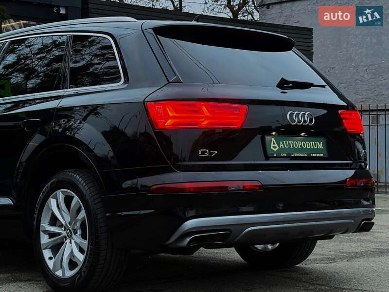 Позашляховик / Кросовер Audi Q7 2018 в Києві