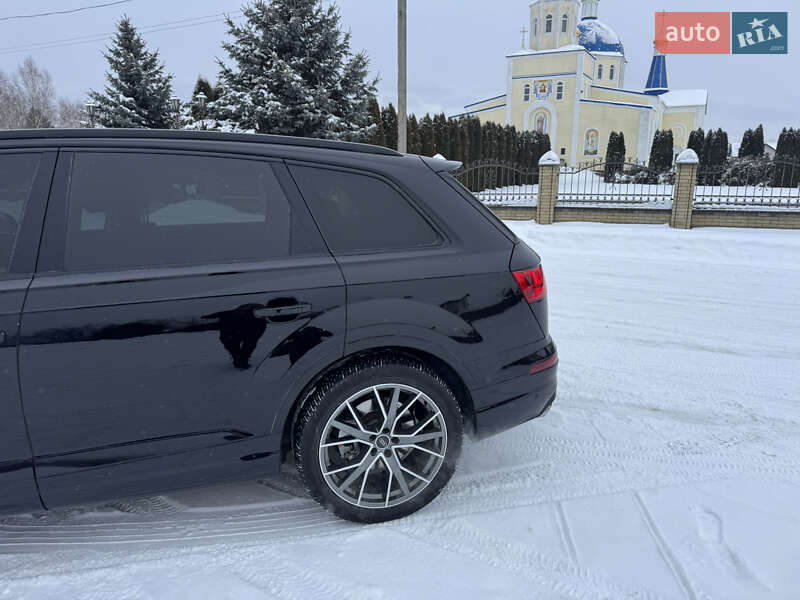 Позашляховик / Кросовер Audi Q7 2016 в Костопілі