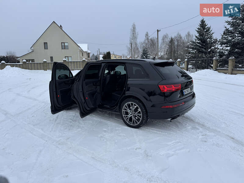 Позашляховик / Кросовер Audi Q7 2016 в Костопілі