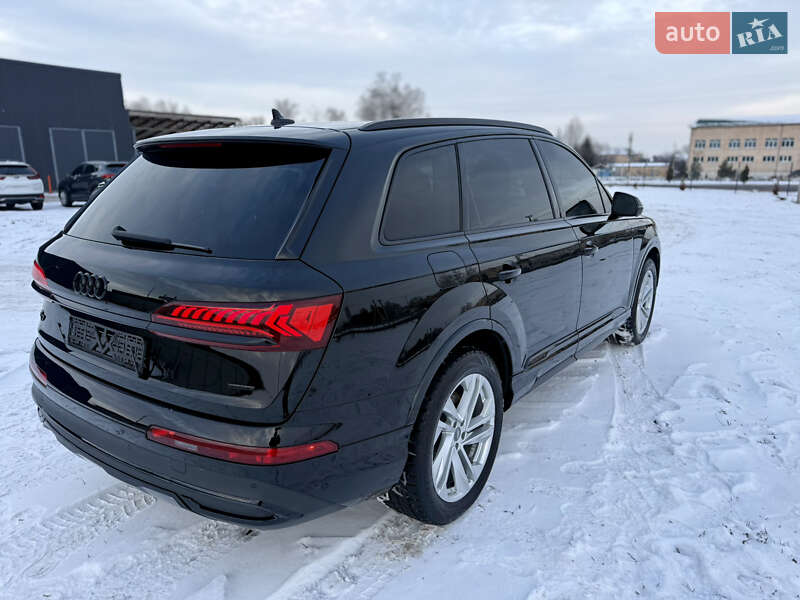 Позашляховик / Кросовер Audi Q7 2020 в Києві