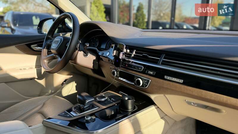Позашляховик / Кросовер Audi Q7 2016 в Києві фото 22 Позашляховик / Кросовер Audi Q7 2016 в Києві
