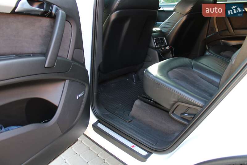 Позашляховик / Кросовер Audi Q7 2011 в Івано-Франківську