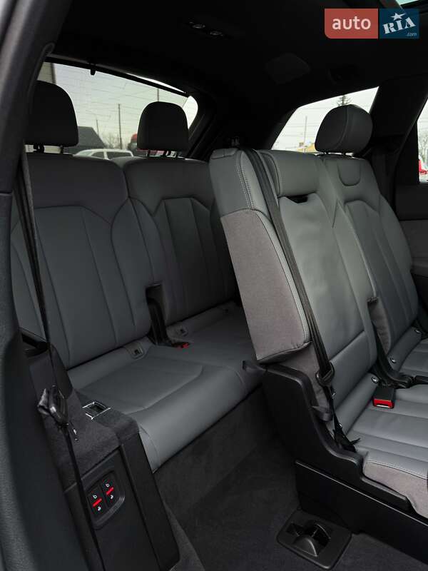 Позашляховик / Кросовер Audi Q7 2016 в Луцьку фото 41 Позашляховик / Кросовер Audi Q7 2016 в Луцьку