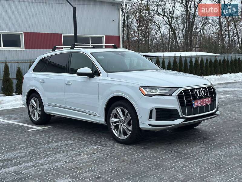 Позашляховик / Кросовер Audi Q7 2021 в Луцьку