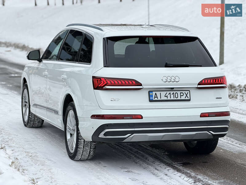 Позашляховик / Кросовер Audi Q7 2020 в Києві