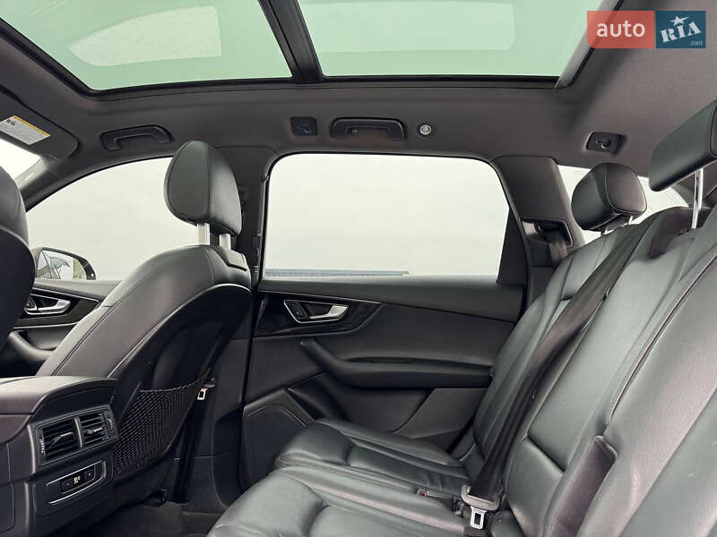 Внедорожник / Кроссовер Audi Q7 2017 в Киеве