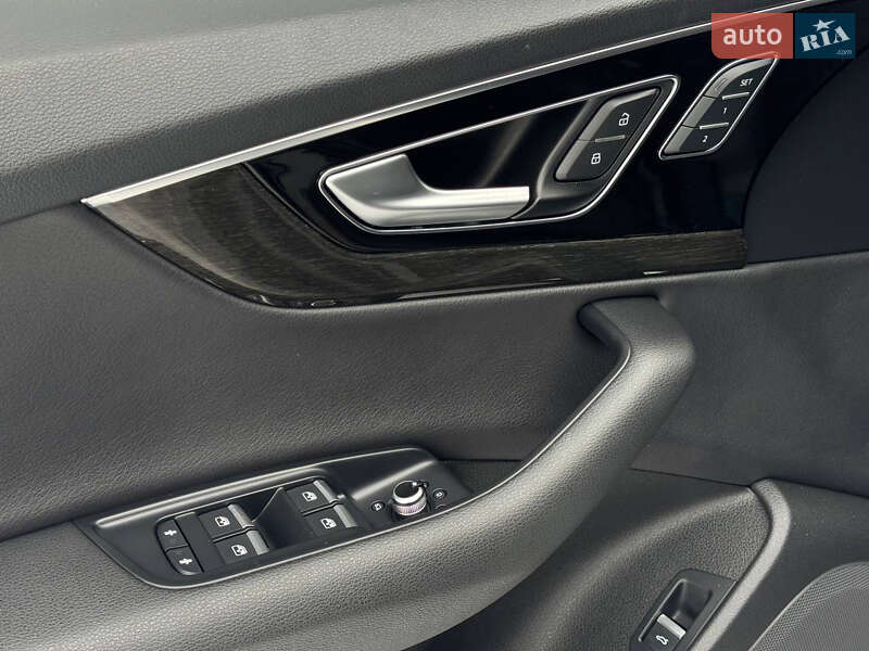 Внедорожник / Кроссовер Audi Q7 2017 в Киеве