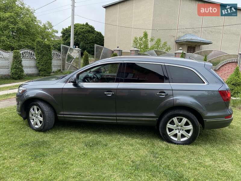 Позашляховик / Кросовер Audi Q7 2010 в Тлумачі