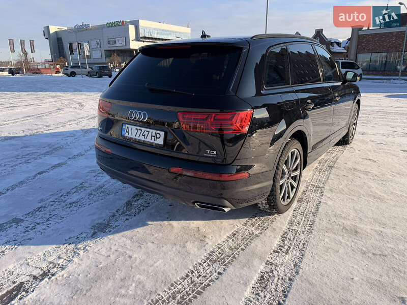 Позашляховик / Кросовер Audi Q7 2016 в Києві