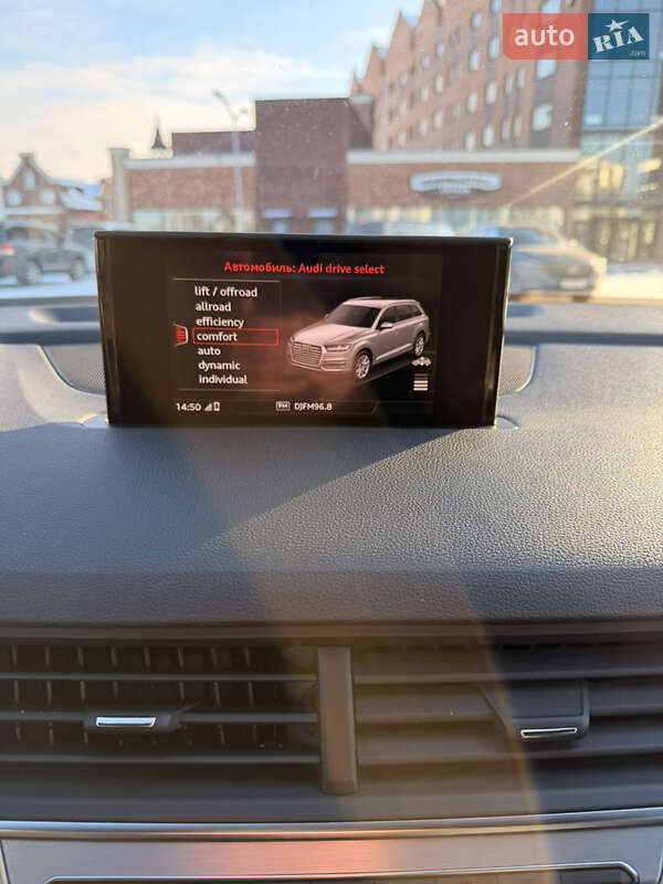 Позашляховик / Кросовер Audi Q7 2016 в Києві