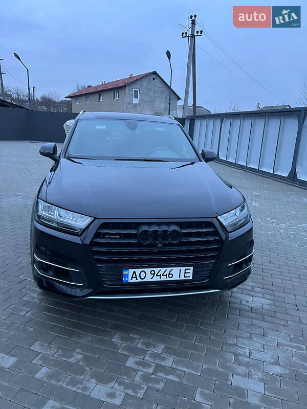 2016 Audi Q7, VIN WA1LAAF79HD030990:plate — фото 1 (autoria)