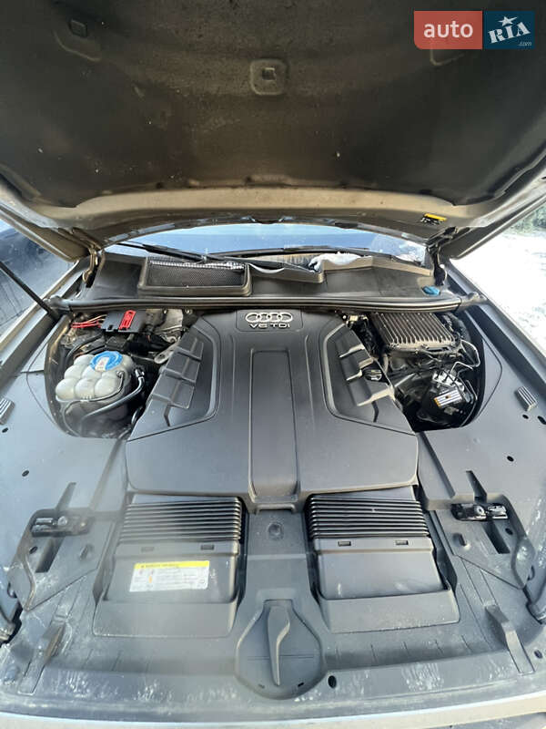 Позашляховик / Кросовер Audi Q7 2016 в Дніпрі