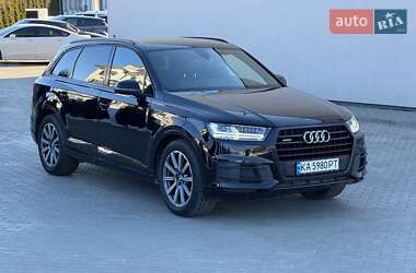 Позашляховик / Кросовер Audi Q7 2017 в Рівному