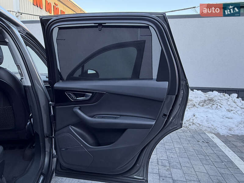 Внедорожник / Кроссовер Audi Q7 2015 в Ровно