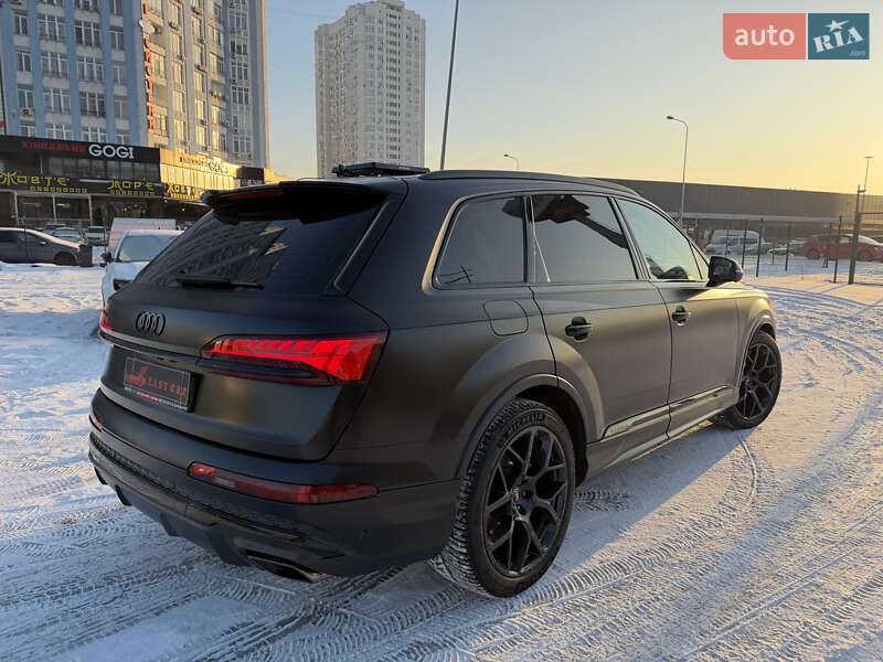 Внедорожник / Кроссовер Audi Q7 2025 в Киеве