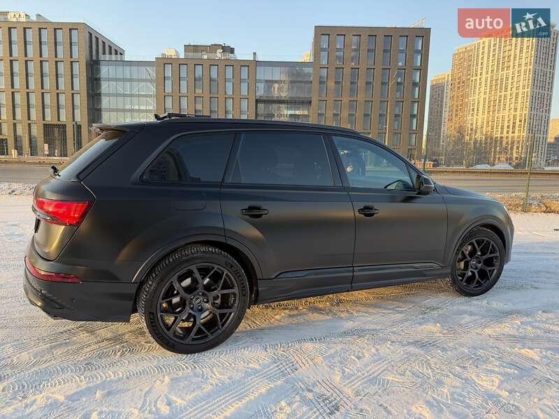 Внедорожник / Кроссовер Audi Q7 2025 в Киеве