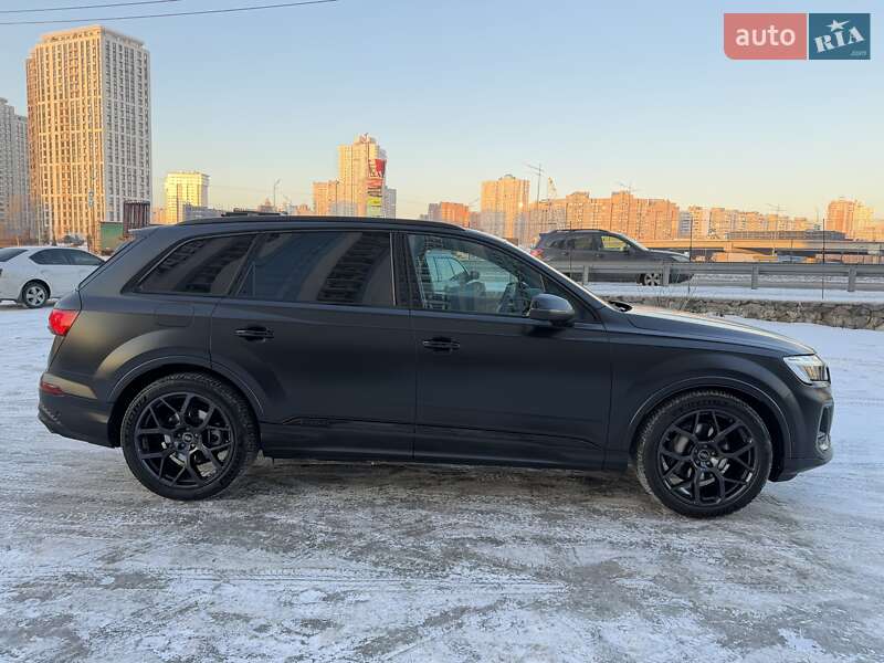Внедорожник / Кроссовер Audi Q7 2025 в Киеве
