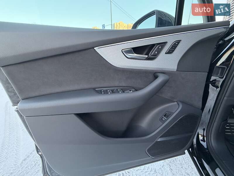 Внедорожник / Кроссовер Audi Q7 2025 в Киеве