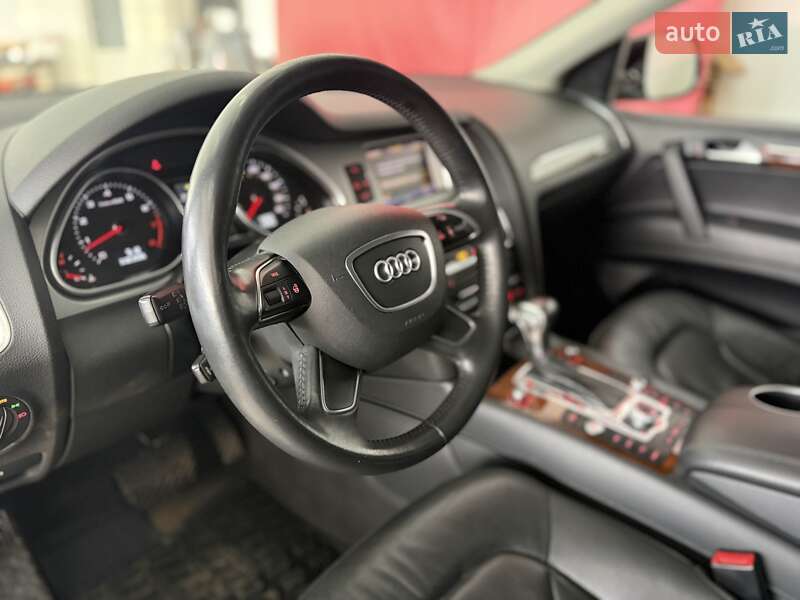 Внедорожник / Кроссовер Audi Q7 2013 в Черновцах